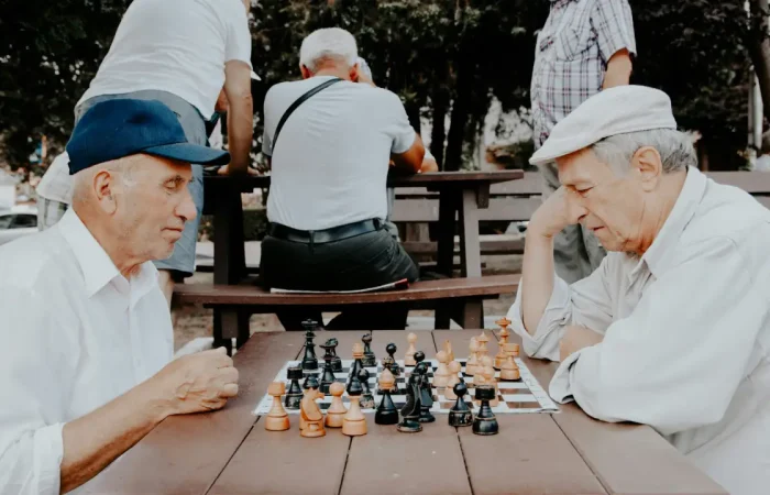 da li je invalidska penzija veca od starosne - da li je veca invalidska ili starosna penzija - prelazak iz invalidske u starosnu penziju - da li invalidska penzija prelazi u starosnu - advokat za penzije