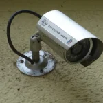 komsijska kamera - komsija vas snima kamerom - vasa prava - kamera na kuci